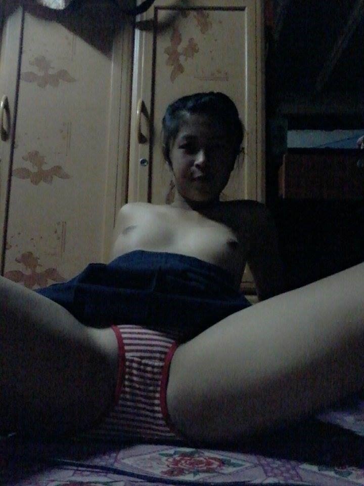 หีสาววัยรุ่นน่ารักนมสวยมาก