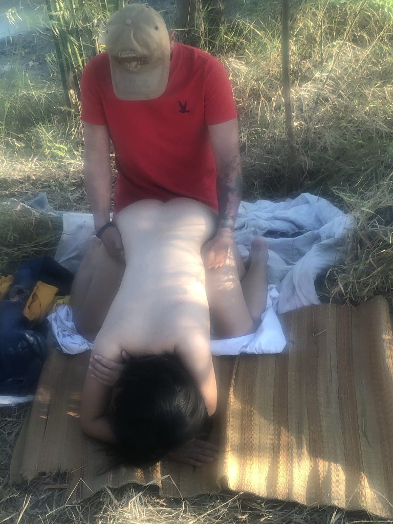 รูปโป๊ทางบ้าน