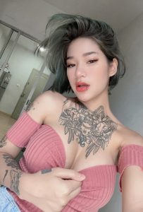 รูปโป๊ สาวนมใหญ่ลายสวยน่าเย็ดมากหุ่นน่าเย็ดขนาดนี้บอกเลยว่าใครได้เป็นแฟนคงเย็ดเธอทั้งวัน รูปโป๊ทางบ้าน