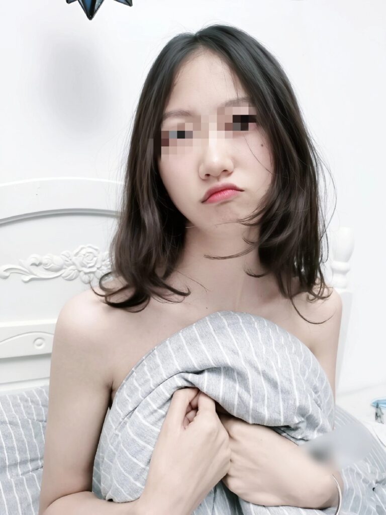 รูปโป๊นางฟ้าหีอย่างใหญ่แหวกหีโชว์เน้นๆโคตรน่าเย็ด รูปโป๊ทางบ้าน